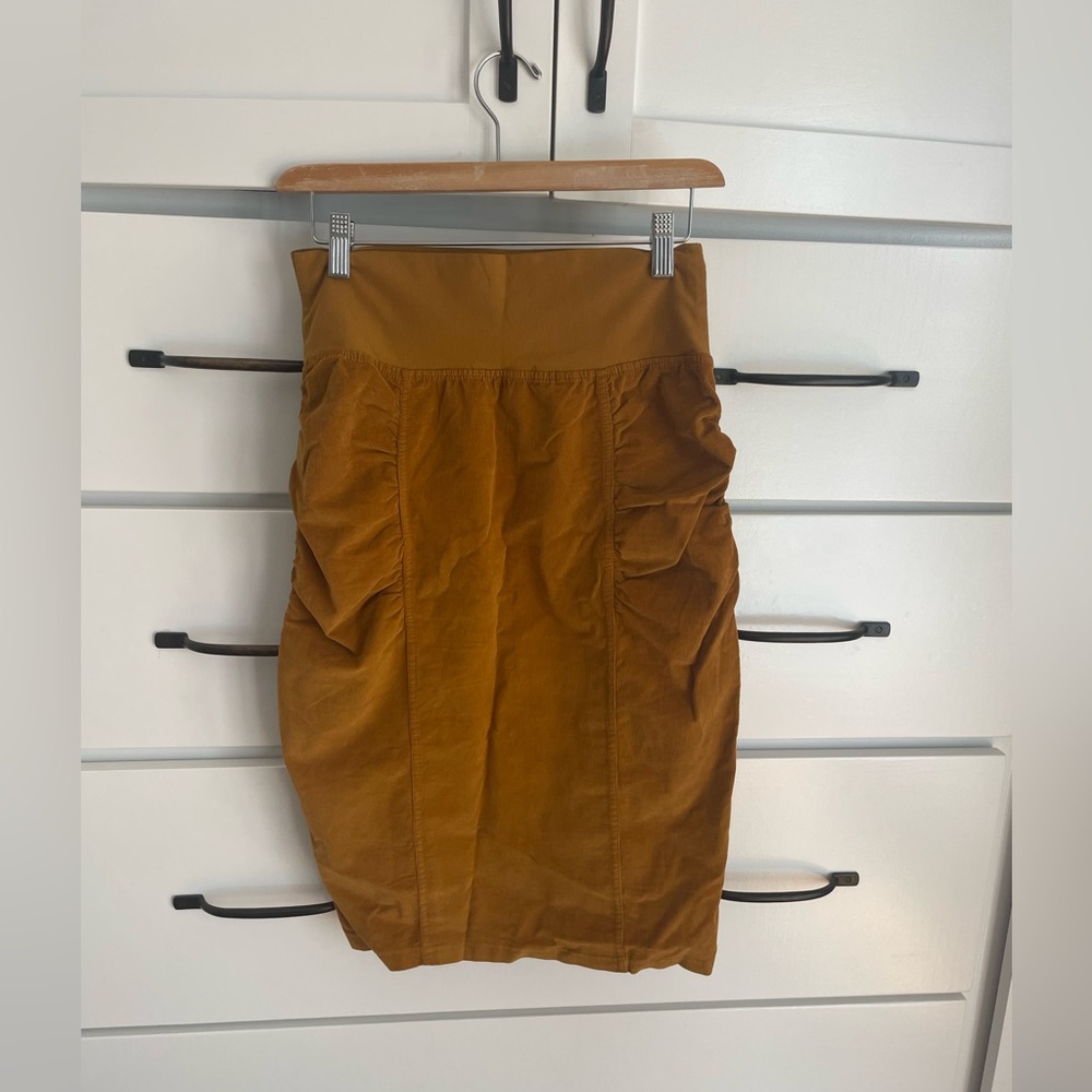 Nice pencil skirt.